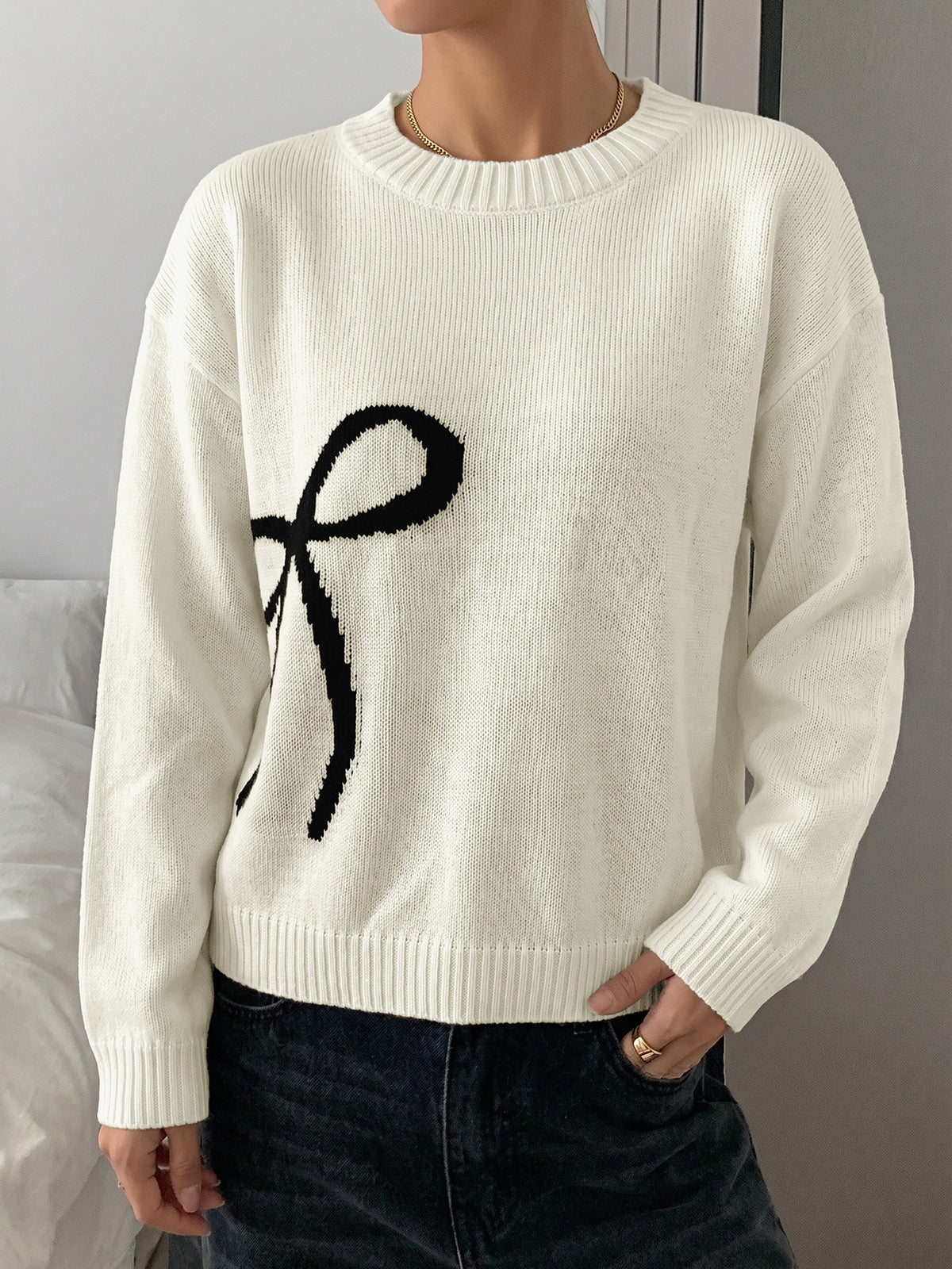 Bow Sweater with Crew Neck